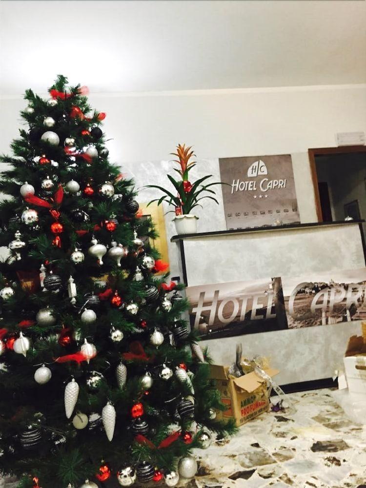 דיאנו מרינה Hotel Capri מראה חיצוני תמונה