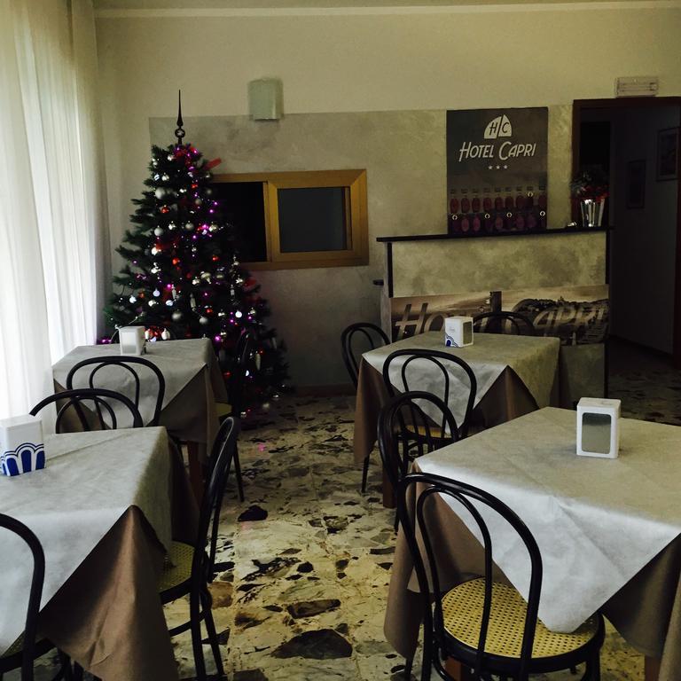 דיאנו מרינה Hotel Capri מראה חיצוני תמונה