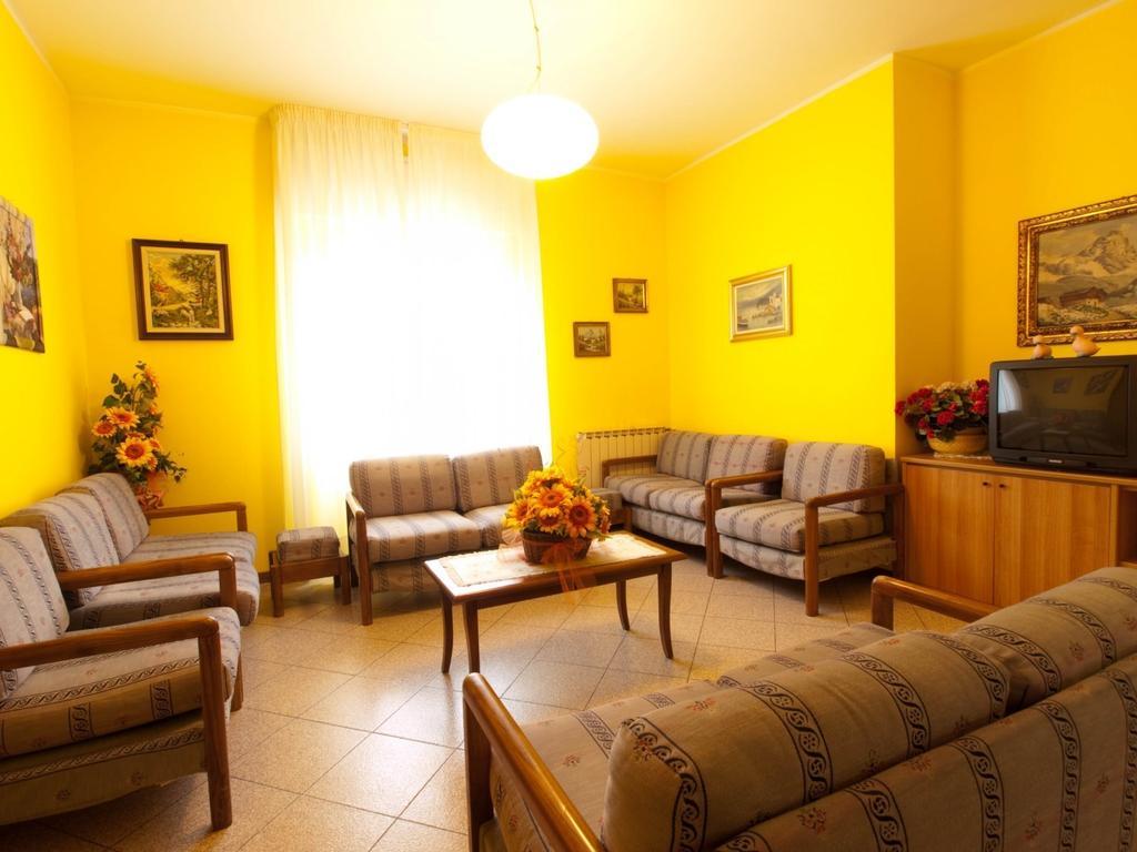 דיאנו מרינה Hotel Capri מראה חיצוני תמונה